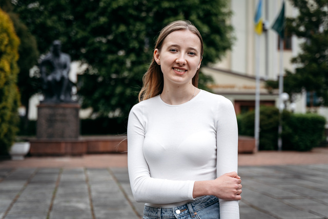 Ірина КАМІНЬ